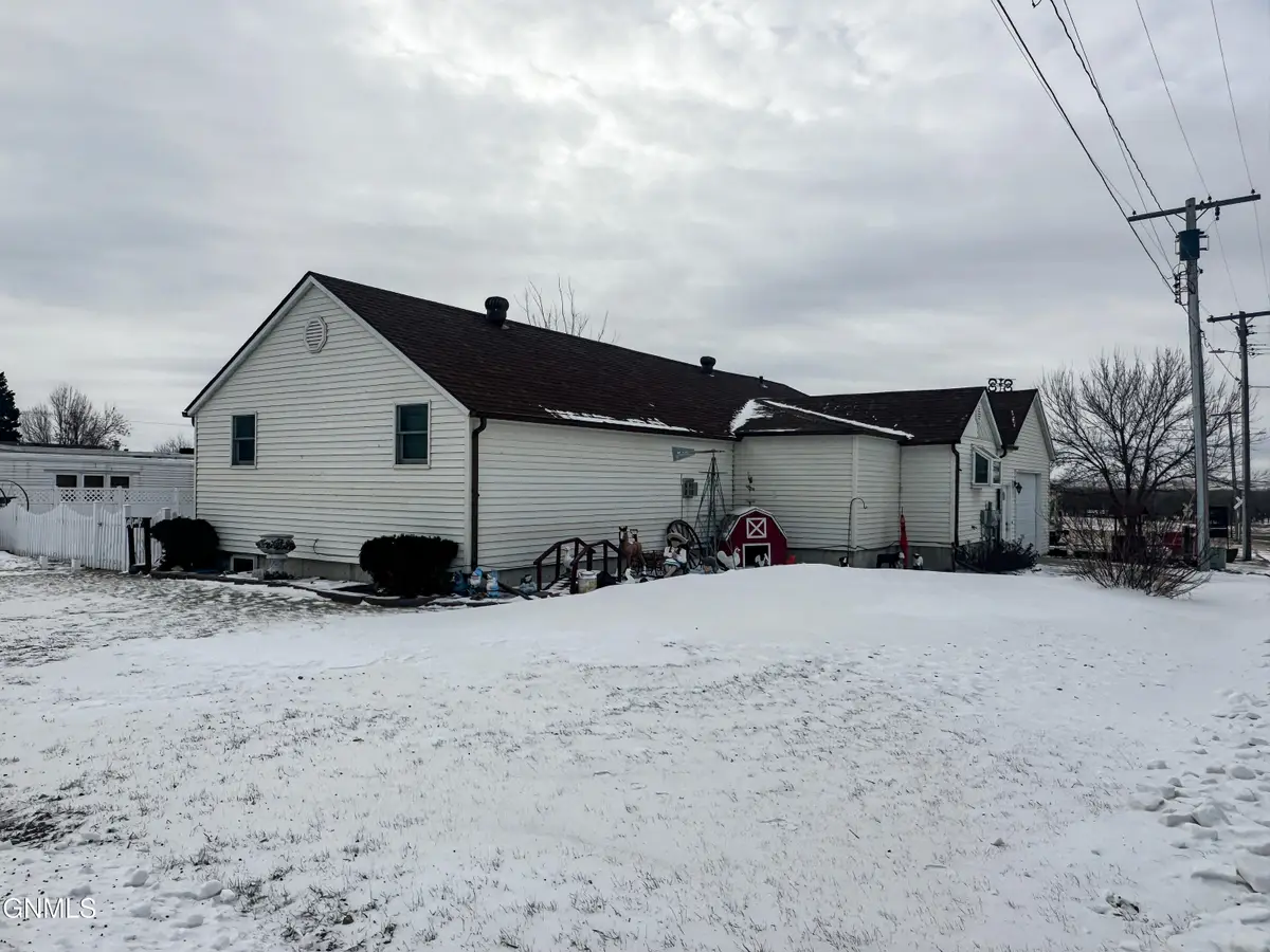 121 8th Street, Washburn, ND 58577 - Image #1