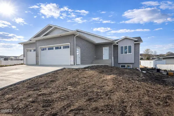 1005 Chippewa Avenue Ne, Mandan, ND 58554