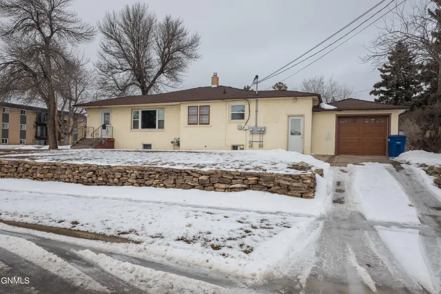 507 2nd Street E, Dickinson, ND 58601 - Image #3