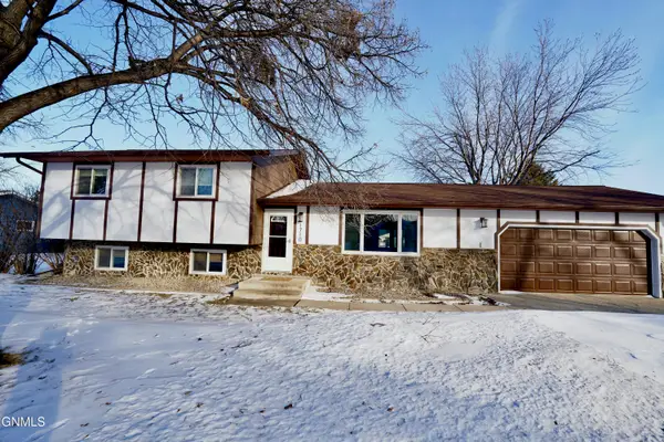 1710 5 1/2 Avenue Ne, Jamestown, ND 58401