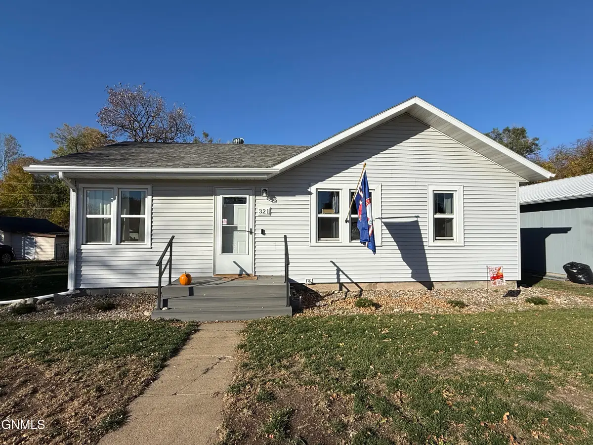 321 2nd Avenue Ne, Beulah, ND 58523 - Image #1
