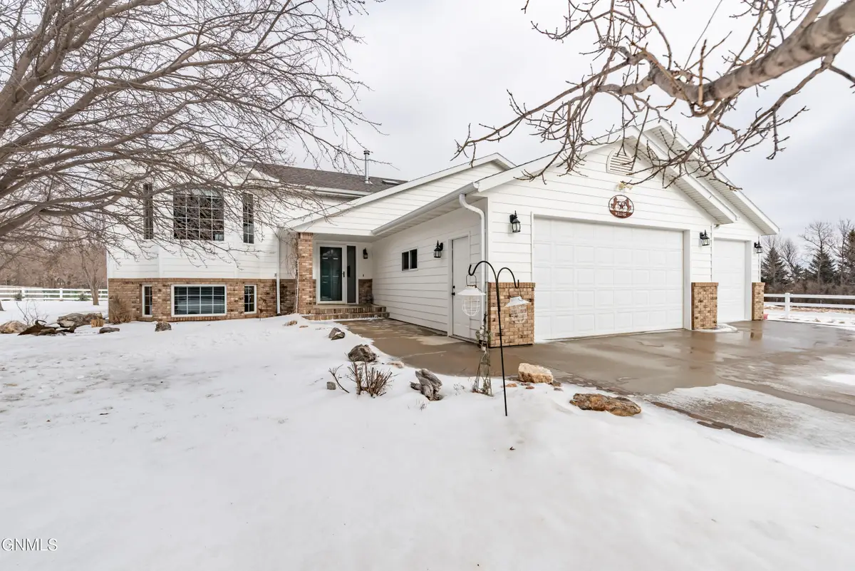 4420 Lookout Trail Se, Bismarck, ND 58504 - Image #1