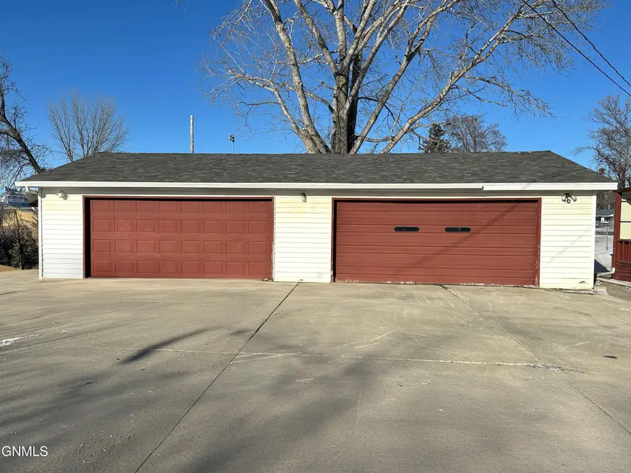 609 4th Avenue Nw, Jamestown, ND 58401 - Image #3