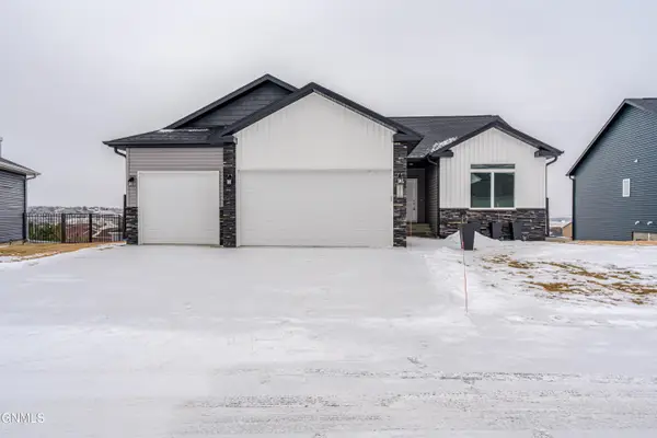 4810 Cornice Loop, Bismarck, ND 58503