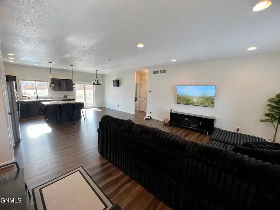 12480 Woodland Lane, Watford City, ND 58854 - Image #2