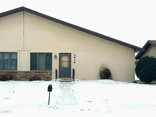 1414 8th Avenue Ne, Jamestown, ND 58401