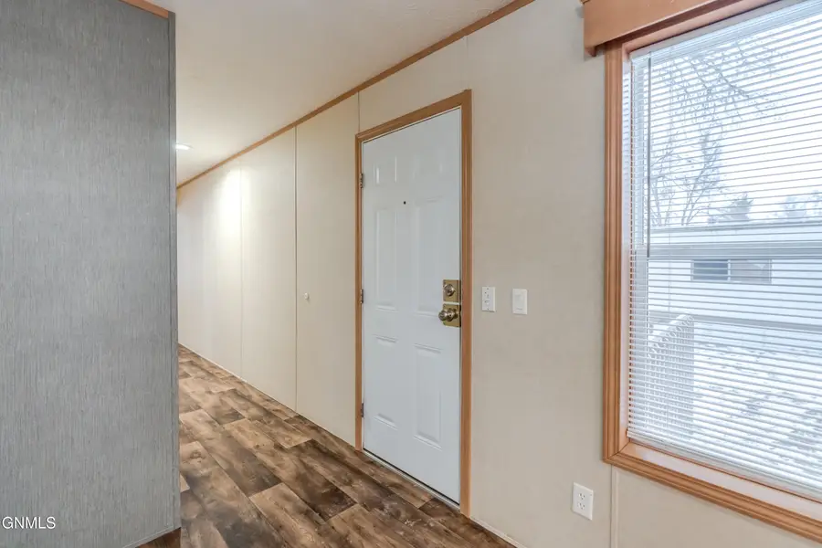 403 E Prairie Lane, Mandan, ND 58554 - Image #2