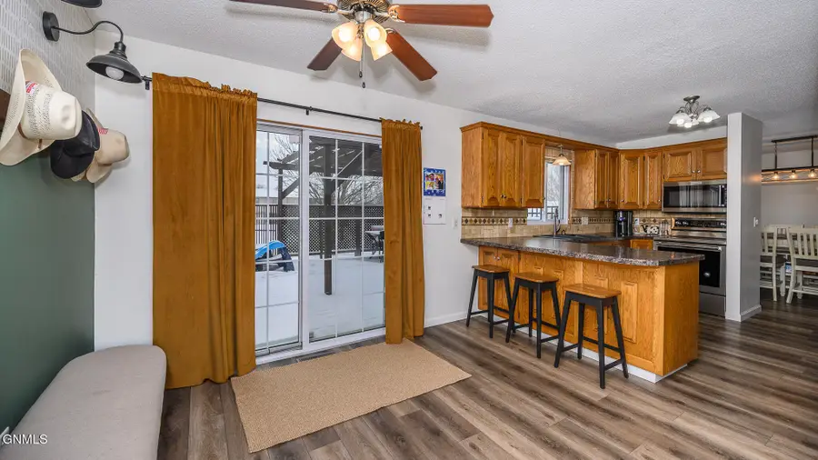 200 11th Street Nw, Beulah, ND 58523 - Image #2