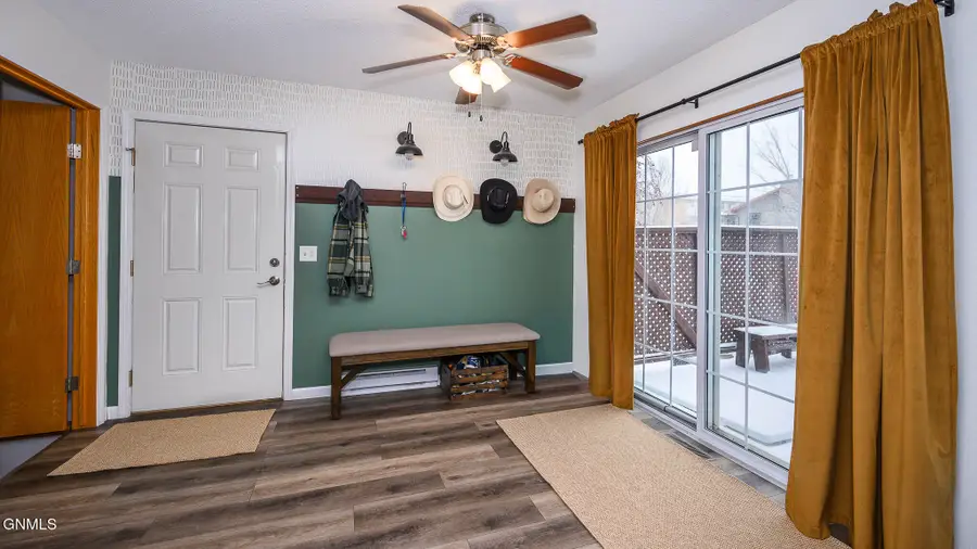 200 11th Street Nw, Beulah, ND 58523 - Image #3