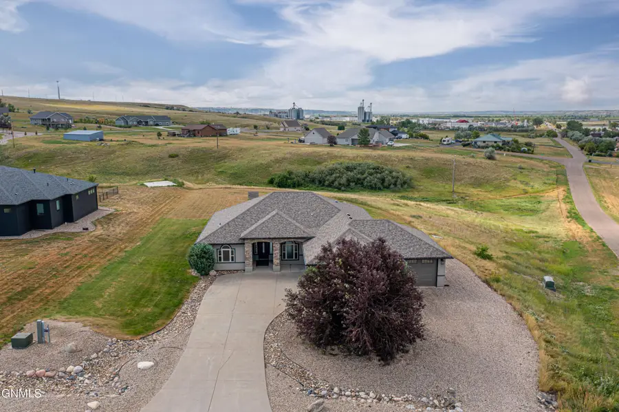 2004 16th Street E, Williston, ND 58801 - Image #2