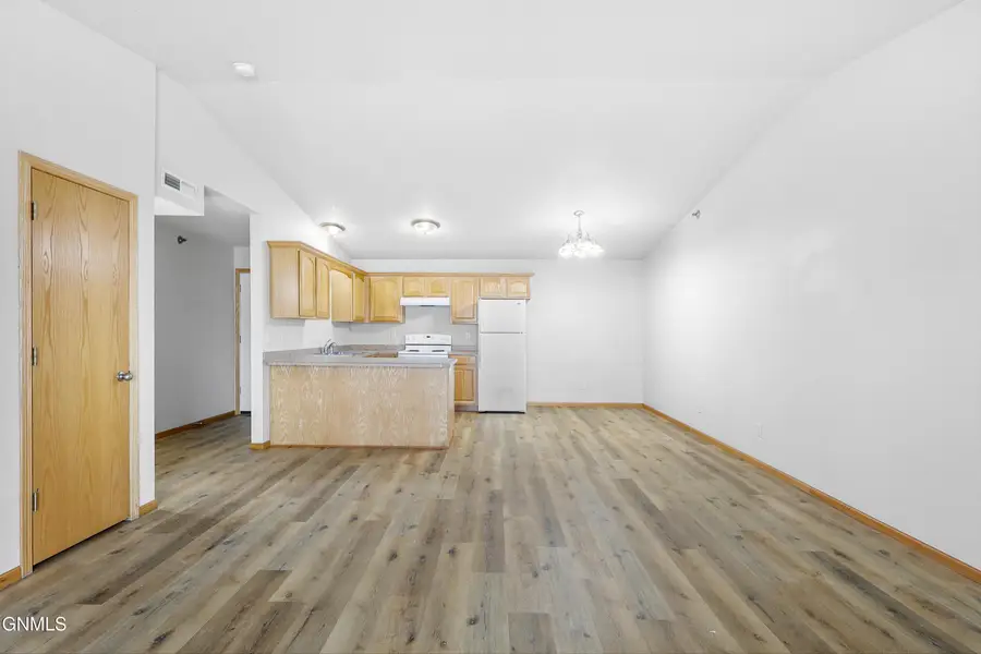 4000 Mckenzie Drive Se #12, Mandan, ND 58554 - Image #2