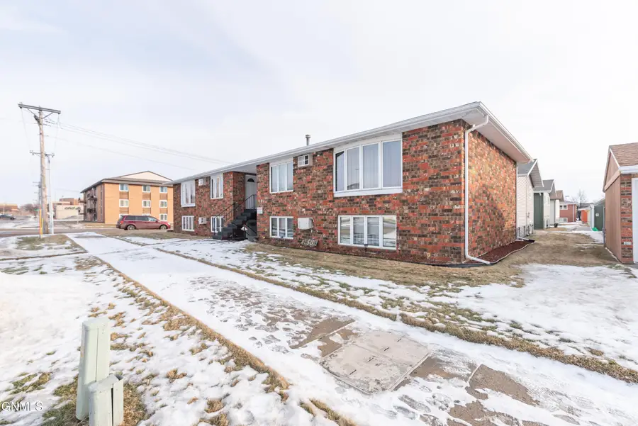 121 Sweet Avenue E #3, Bismarck, ND 58504 - Image #3