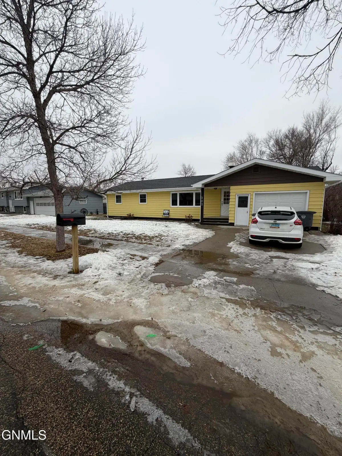 202 3rd Avenue Se, Crosby, ND 58730 - Image #1