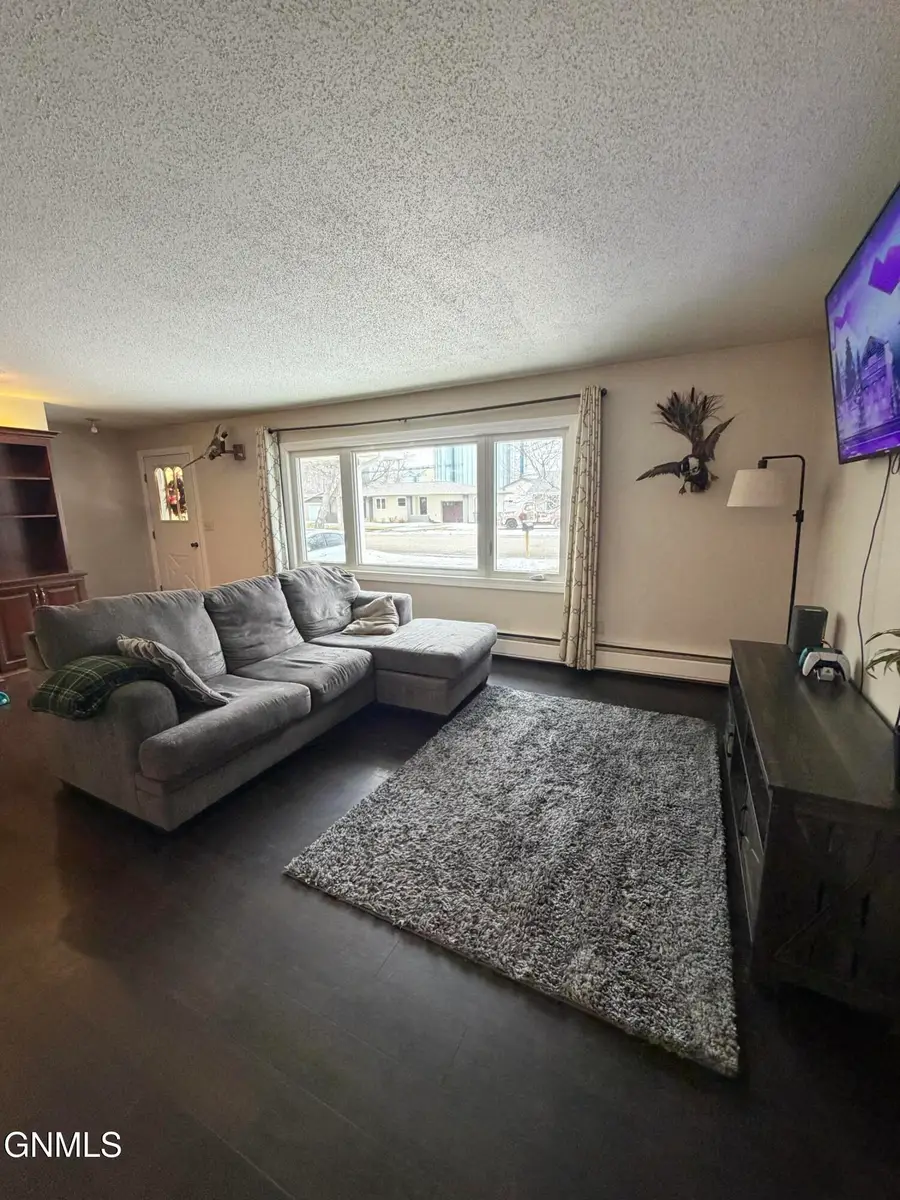 202 3rd Avenue Se, Crosby, ND 58730 - Image #2