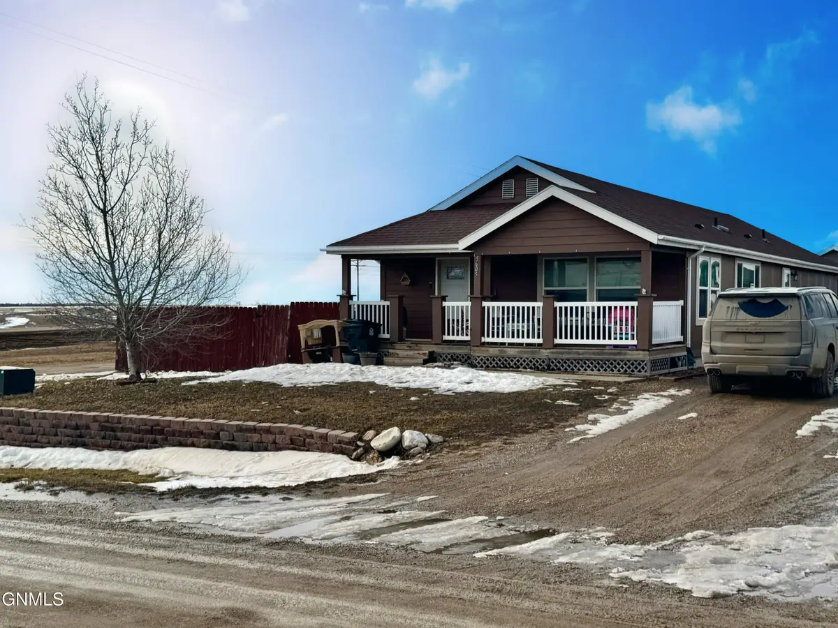 5605 Lukenbill Avenue, Williston, ND 58801 - Image #1