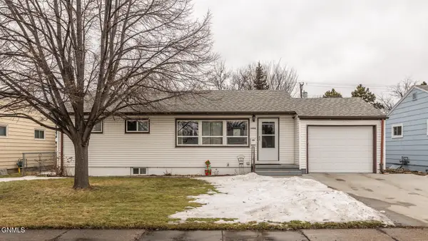 1404 11th Street N, Bismarck, ND 58501