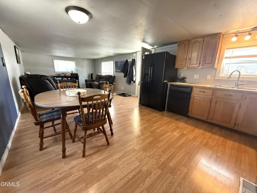 319 3rd Avenue S, Cleveland, ND 58424 - Image #2