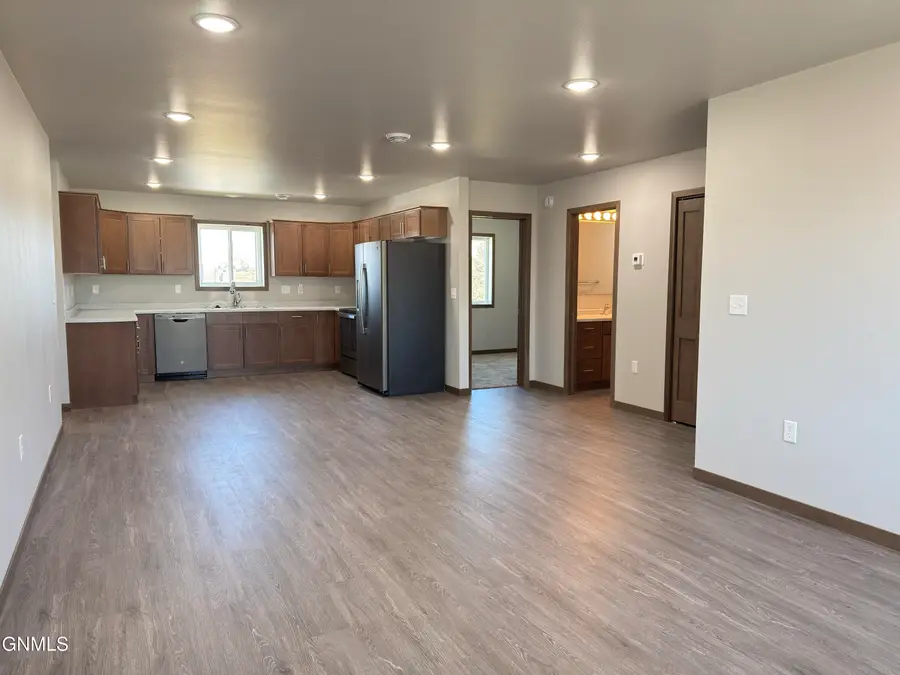 512 13th Street Nw, Valley City, ND 58072 - Image #3