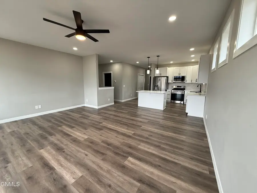 1404 Redtail Road, Watford City, ND 58854 - #3