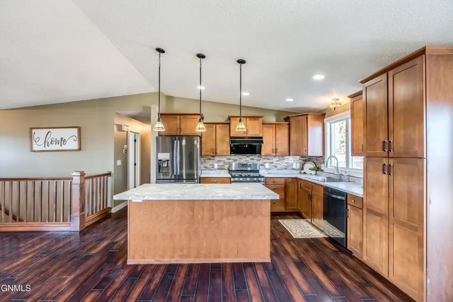 4424 Chamberlain Drive, Bismarck, ND 58503 - Image #2