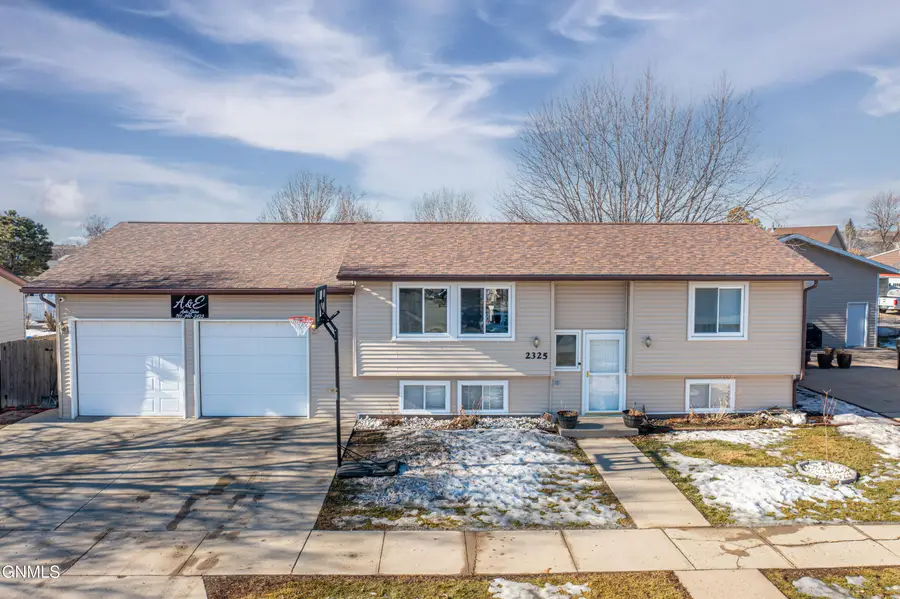 2325 17th Avenue W, Williston, ND 58801 - #3