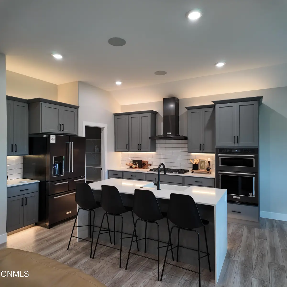 2412 Dutton Circle Se, Mandan, ND 58554 - #1