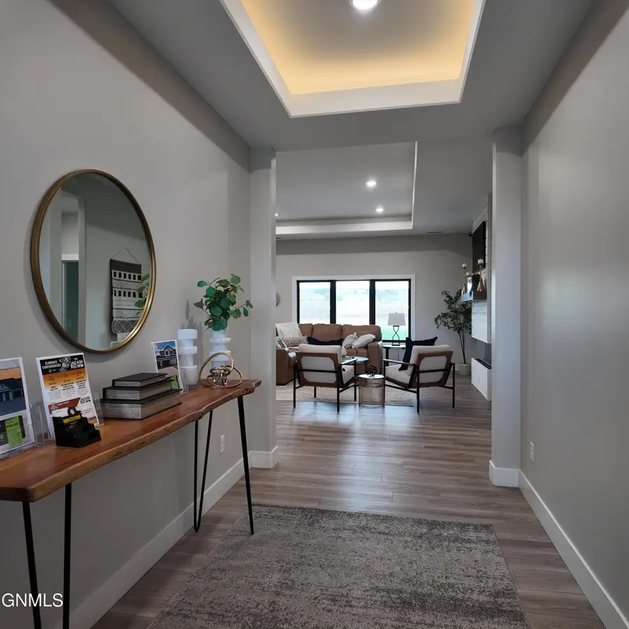 2412 Dutton Circle Se, Mandan, ND 58554 - #3