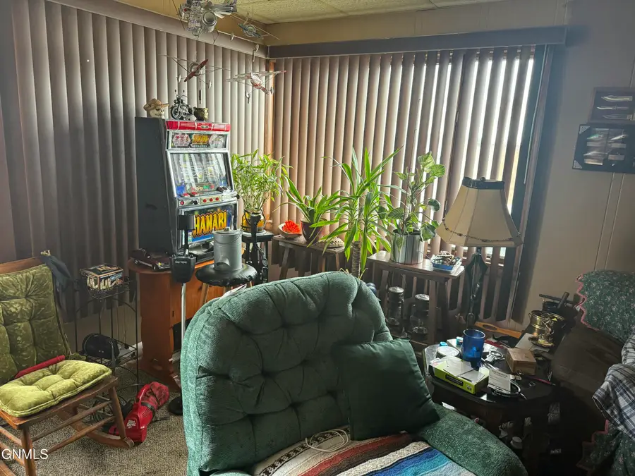 408 South Avenue E, Glen Ullin, ND 58631 - #2