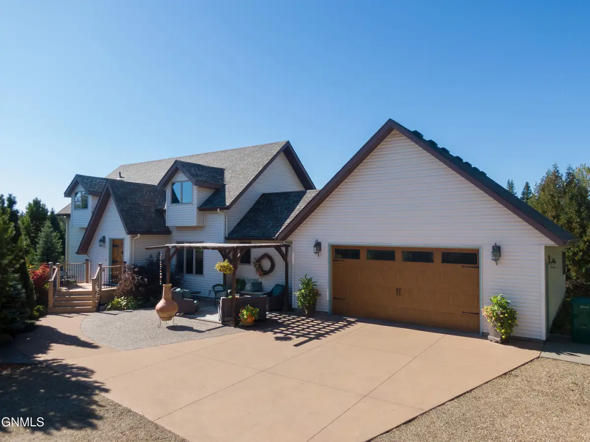 3150 Dublin Drive, Bismarck, ND 58503 - #1