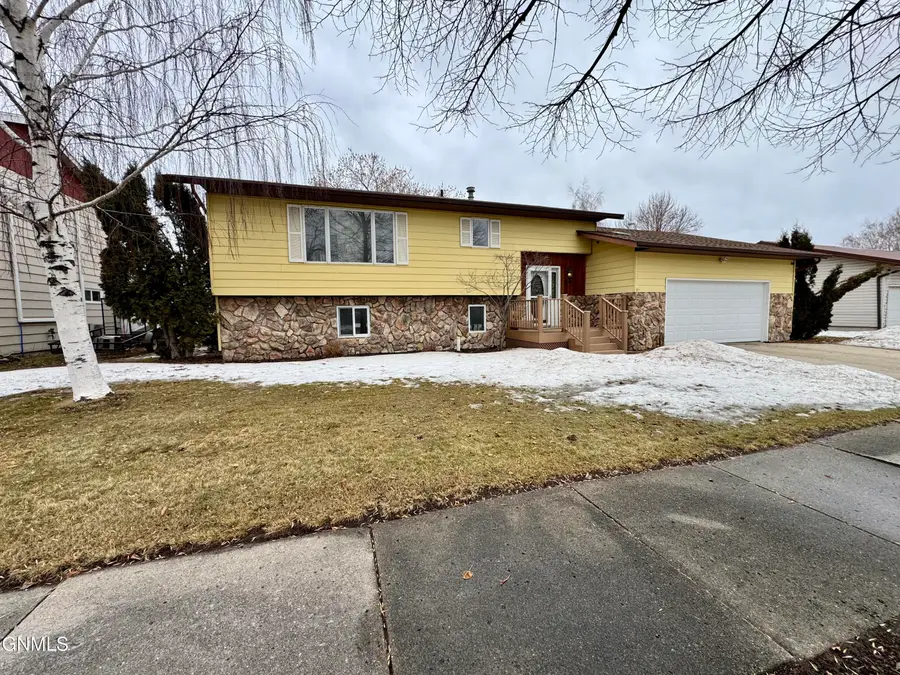 1805 14th Avenue W, Williston, ND 58801 - #2