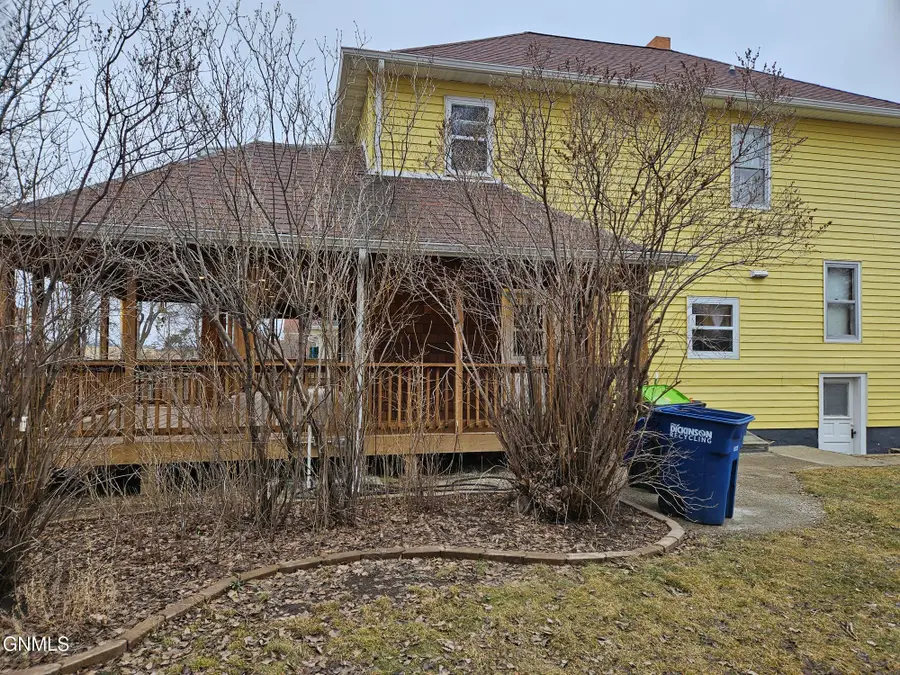 230 4th Avenue W, Dickinson, ND 58601 - #3