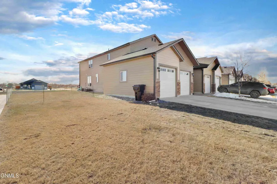 810 40th Street E, Williston, ND 58801 - #2