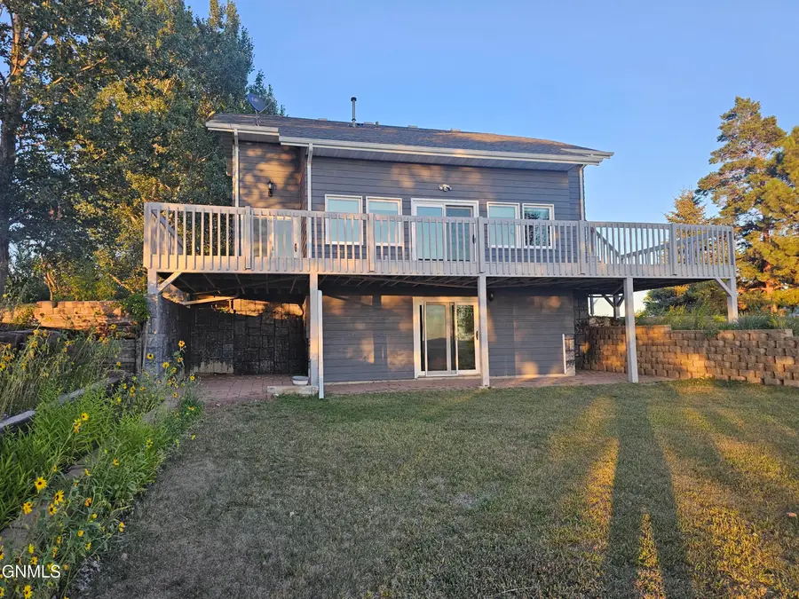 715 Paulsen Drive Nw, Mandan, ND 58554 - #2