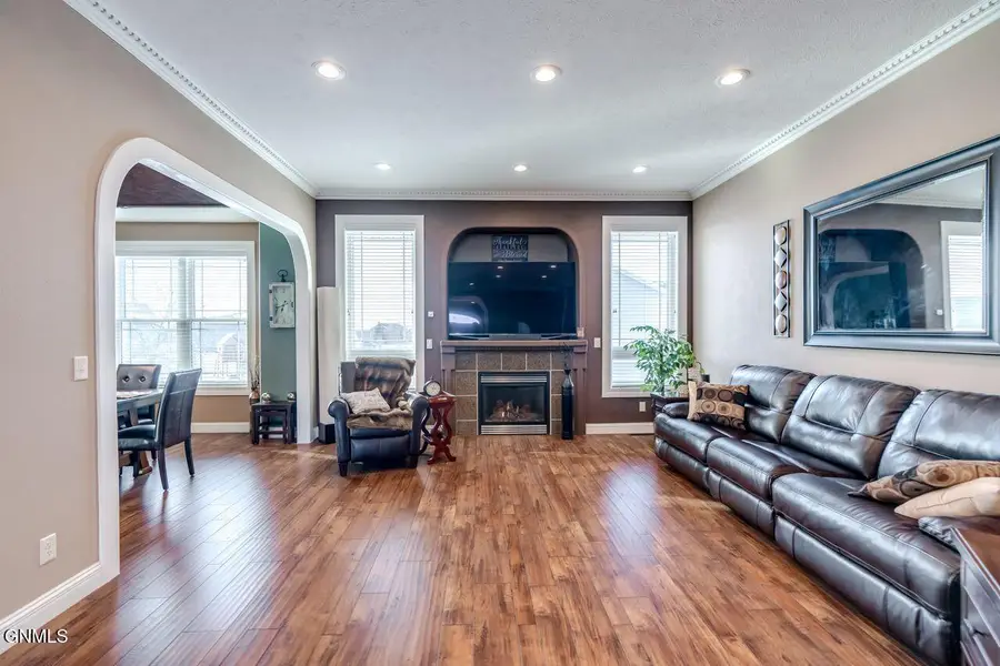 4200 Valley Drive E, Bismarck, ND 58503 - #3