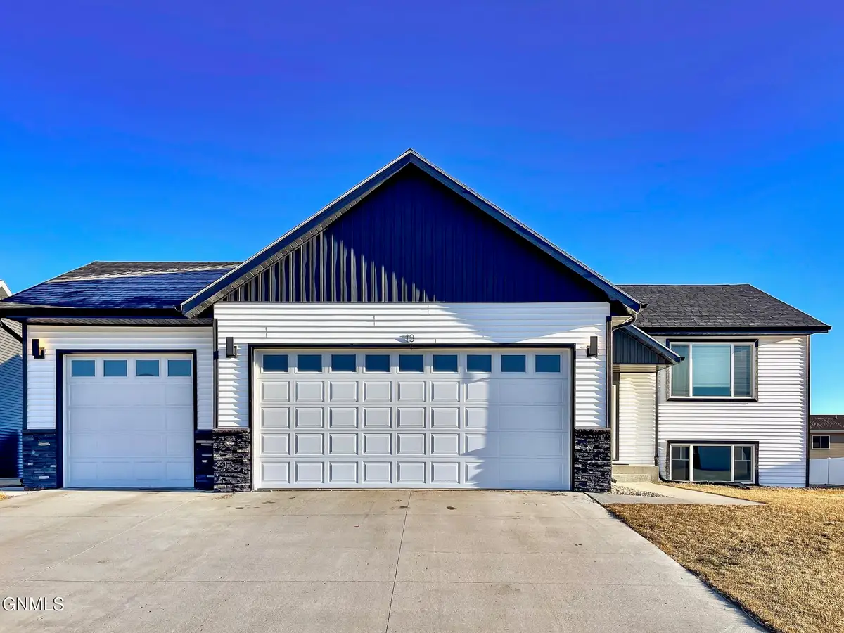 13 Olive Tree Circle Ne, Minot, ND 58703 - #1