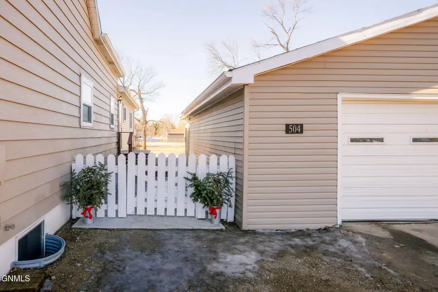 504 3rd Avenue N, Wimbledon, ND 58492 - #3