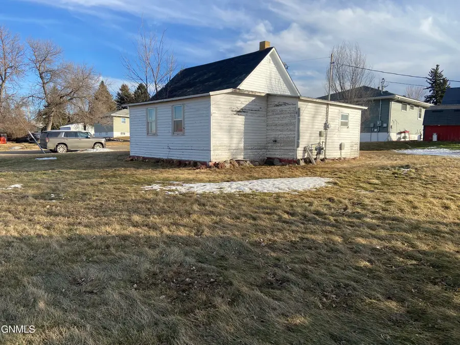 300 5th Street S, New Salem, ND 58563 - #3