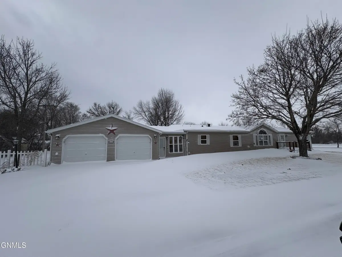 319 8th Avenue N, Ellendale, ND 58436 - #1