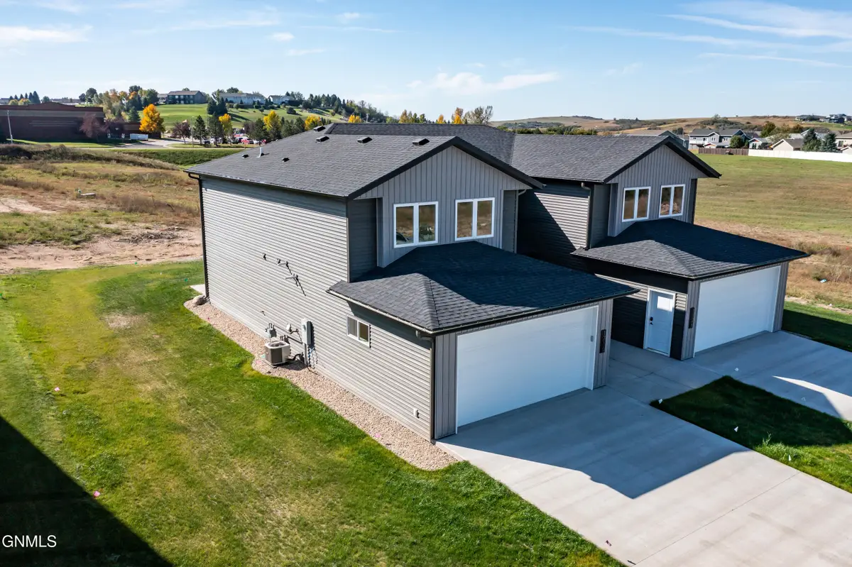 1710 Heart Rdg Lp Se, Mandan, ND 58554 - #1