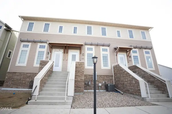 3214 Kenner Loop, Bismarck, ND 58504