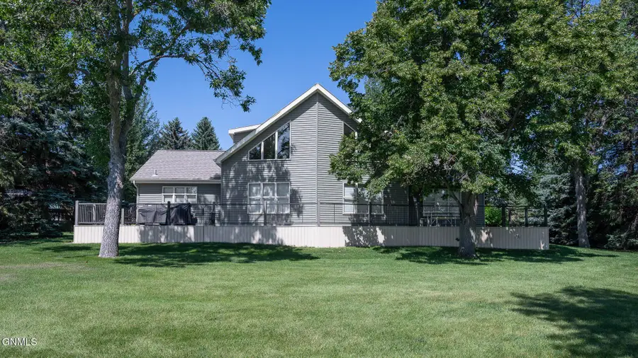 846 45th Avenue Nw #8, Hazen, ND 58545 - #2