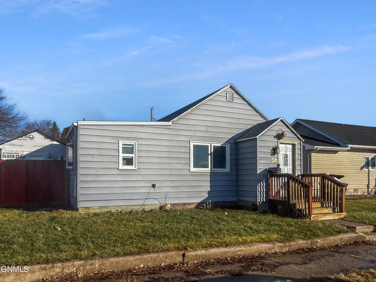 1024 W Broadway, Williston, ND 58801 - #1