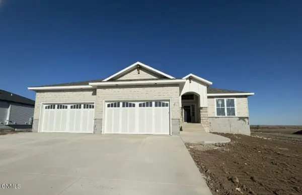 2722 Frisco Way, Bismarck, ND 58503