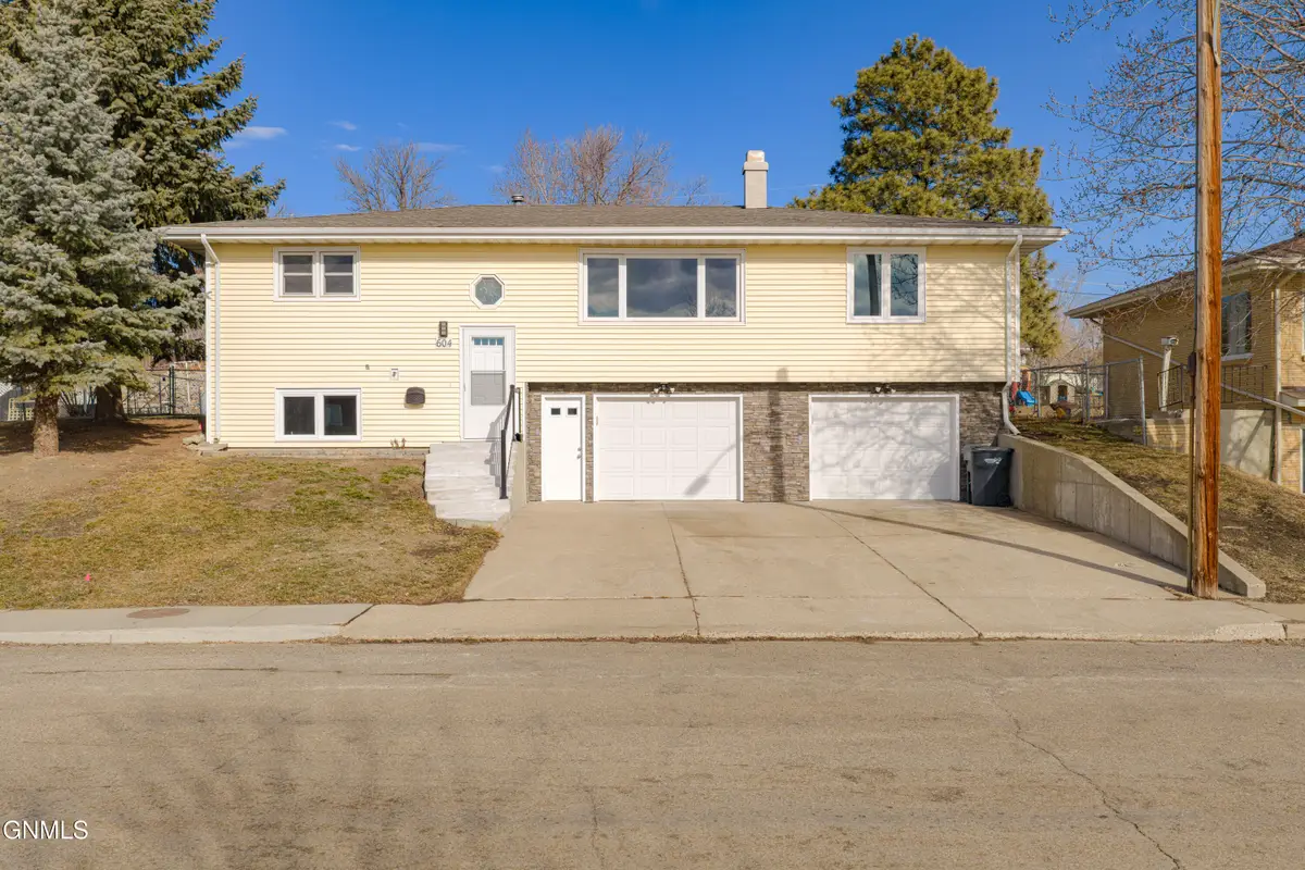 604 11th Street Nw, Mandan, ND 58554 - #1