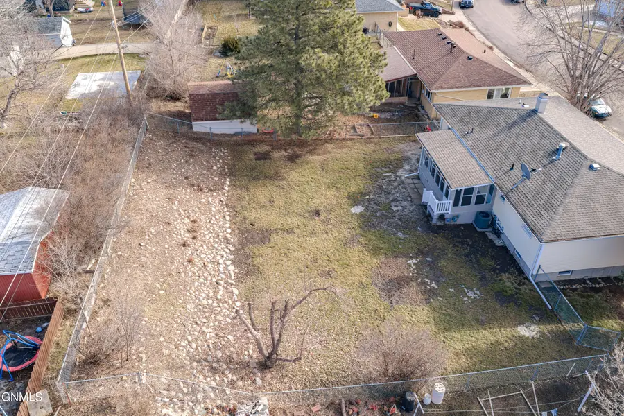 604 11th Street Nw, Mandan, ND 58554 - #3