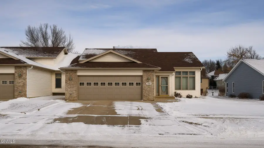 756 W Interstate Avenue W, Bismarck, ND 58503 - #2