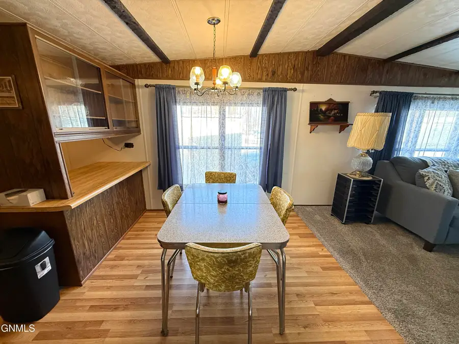 109 Schlosser Avenue Se, Mandan, ND 58554 - #2