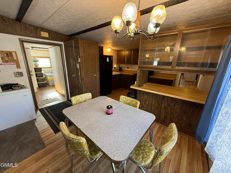 109 Schlosser Avenue Se, Mandan, ND 58554 - #3