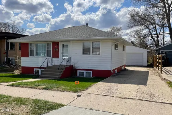 700 22nd Street N, Bismarck, ND 58501