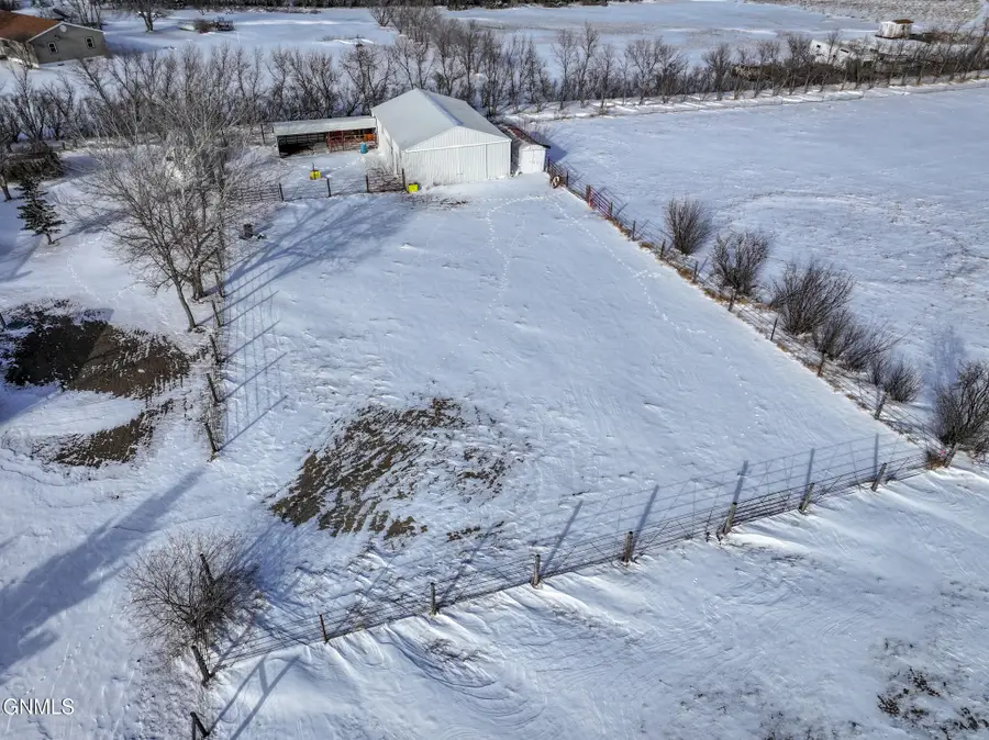 7010 3rd Avenue E, Williston, ND 58801 - #2